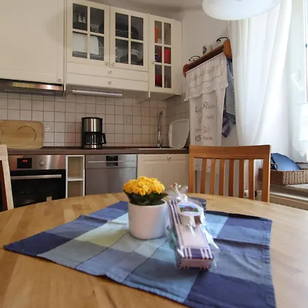 Doppelhaushaelfte In Holiday home