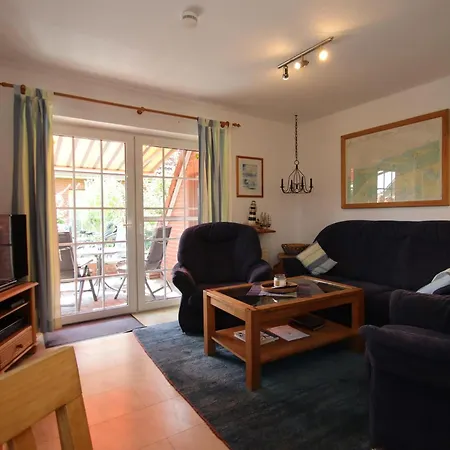 Doppelhaushaelfte In Holiday home